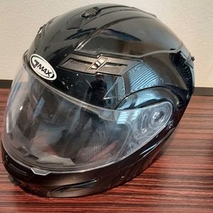 Motorcycle Helmet Gmax Full Face DOT 54S Black with Light Flashing